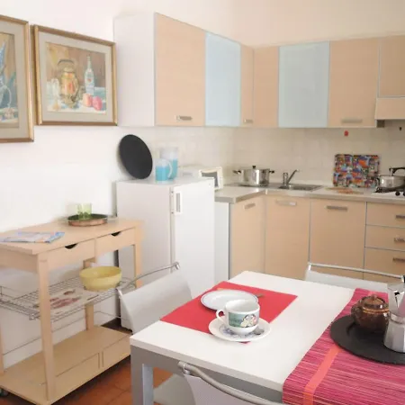 Beautiful Three-room With Garden By Beahost